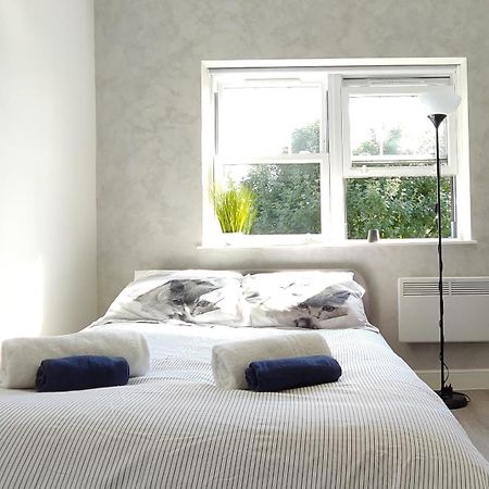 לונדון Modern Accommodation In Stoke Newington מראה חיצוני תמונה